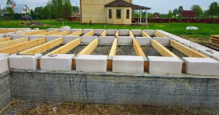Фундамент для дома Светлоград. Заказать под ключ цена от 3250 руб/м3